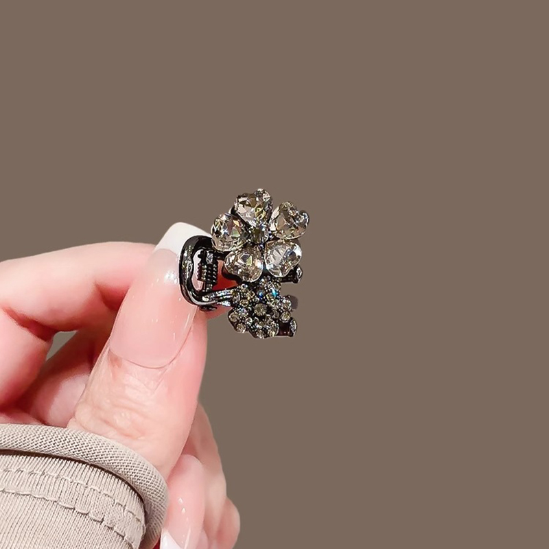 Exquisite Rhinestone Flower Sm - Hi Tech Accessories ulasan dan harga