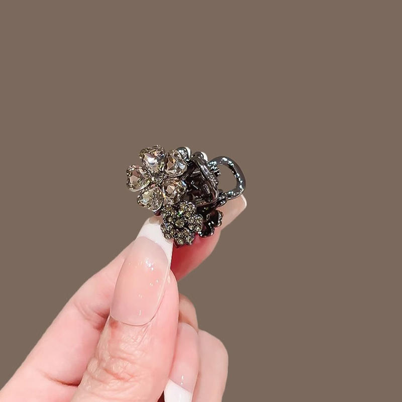 Exquisite Rhinestone Flower Sm - Hi Tech Accessories ulasan dan harga